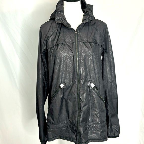 Lululemon Miss Misty II Packable Jacket
Desert Snake Embossed Black / Black - Picture 5 of 8
